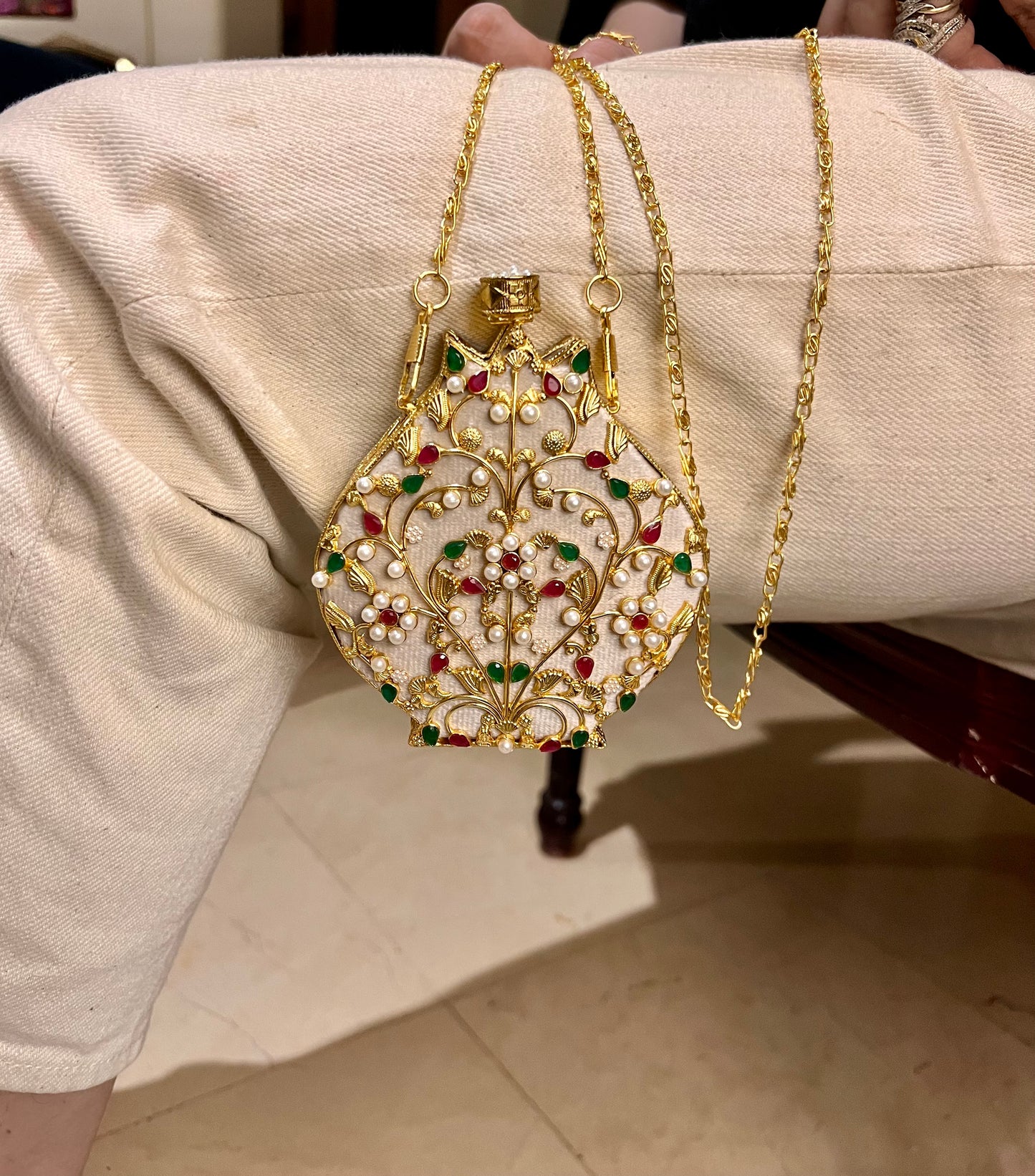 Gul Bahar clutch