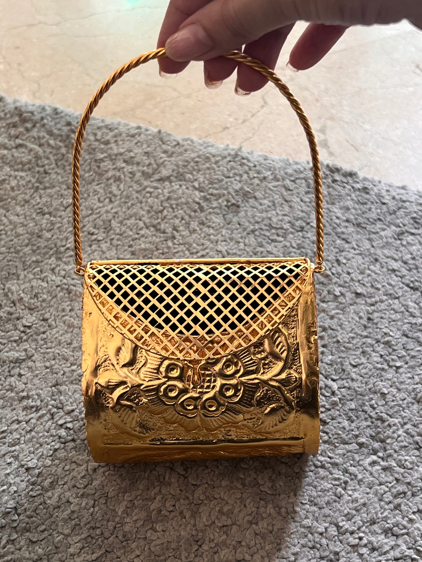 Jharoka clutch