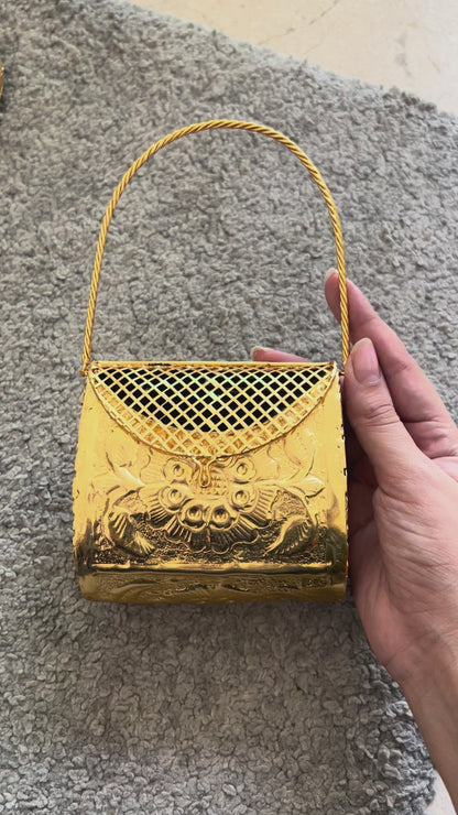Jharoka clutch
